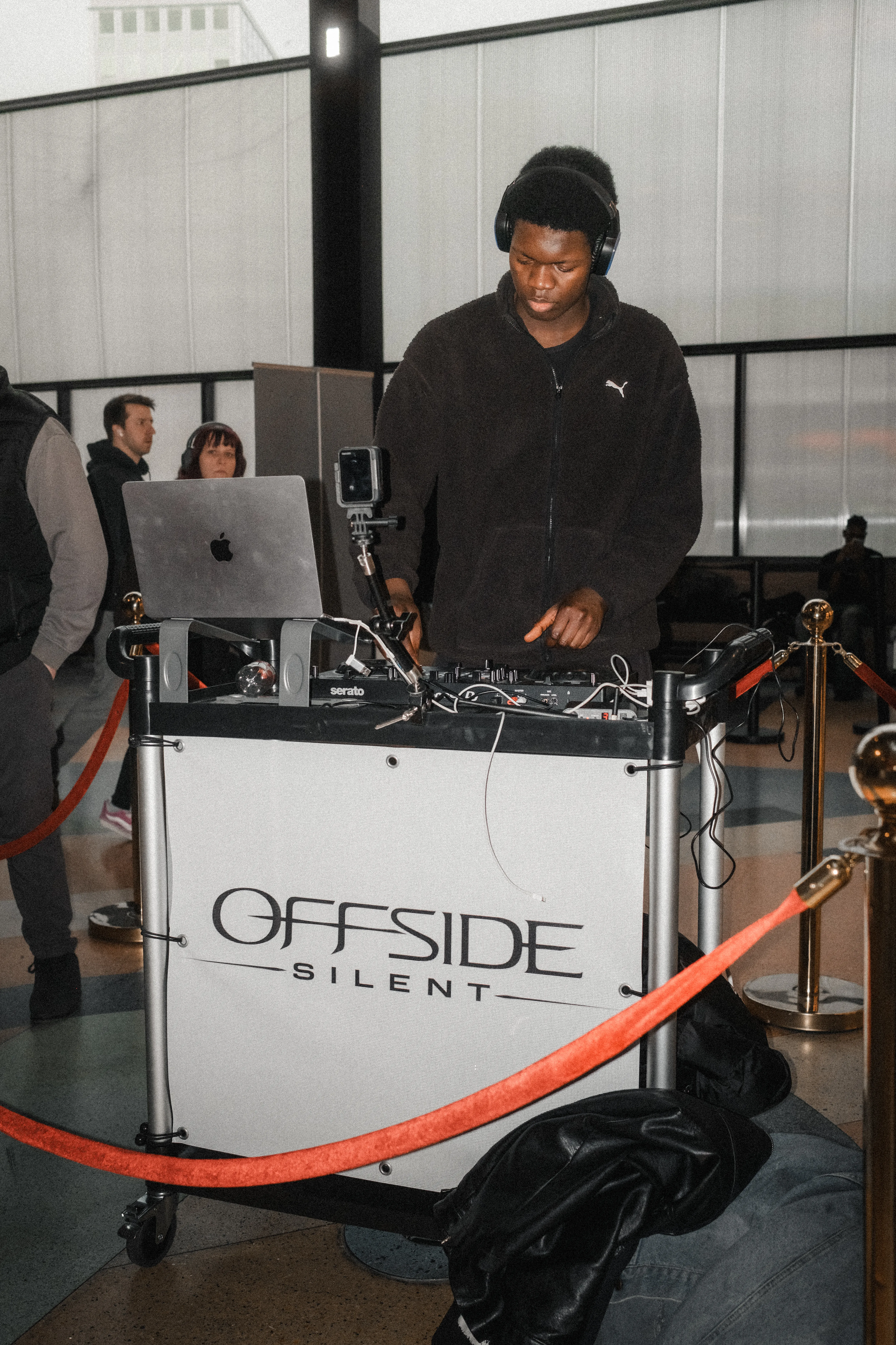 Publikum genießt eine OFFSIDE Silent Disco